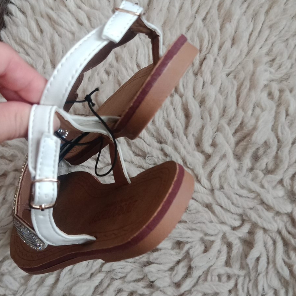 Sandals - Picture 5 of 10